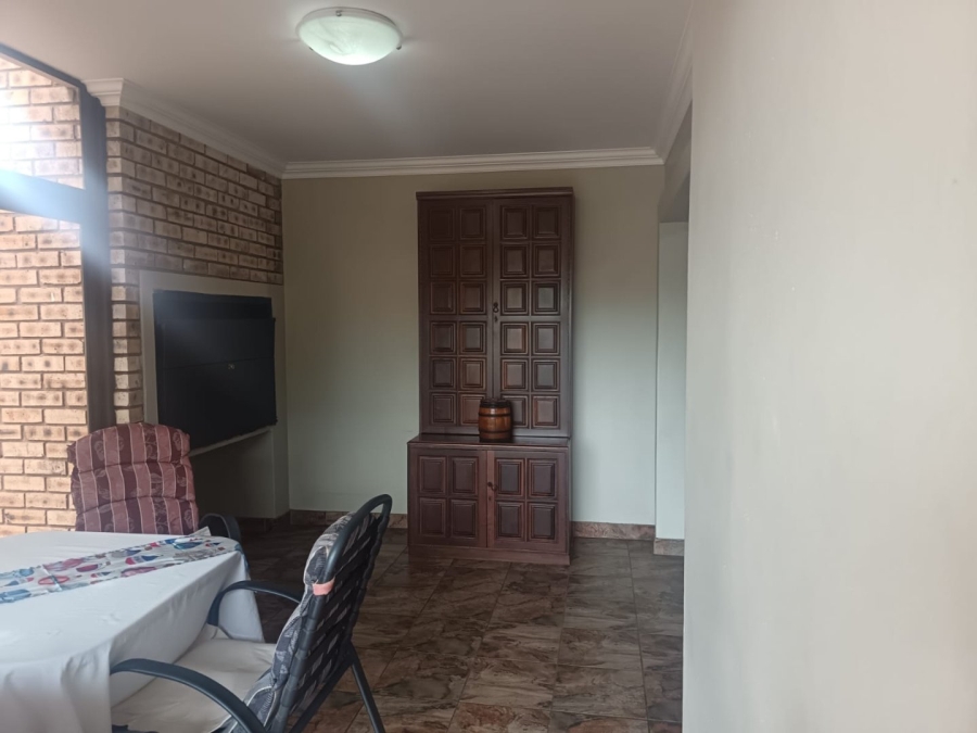 4 Bedroom Property for Sale in Rhodesdene Northern Cape